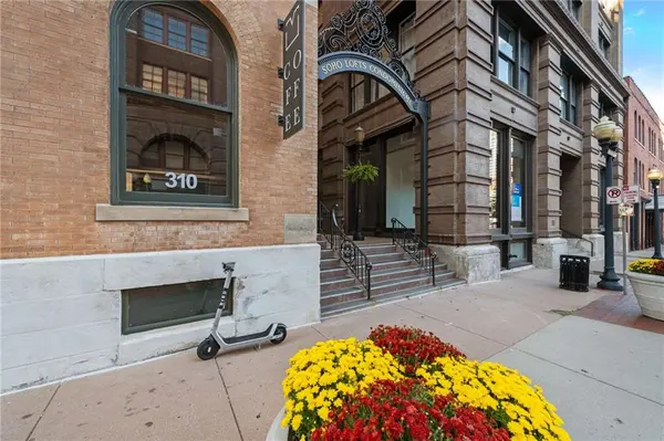 308 W 8th ST #401, Kansas City, MO 64105