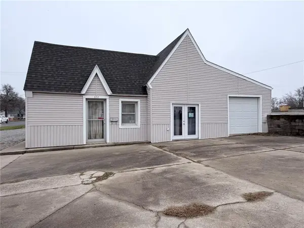 322 N Walnut ST, Cameron, MO 64429
