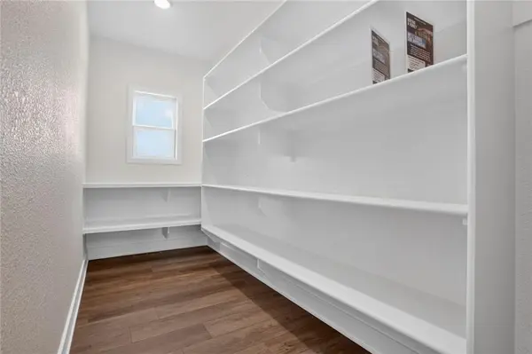 7045 NW Yulich CT, Parkville, MO 64152