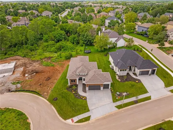 11216 S Gleason RD, Olathe, KS 66061