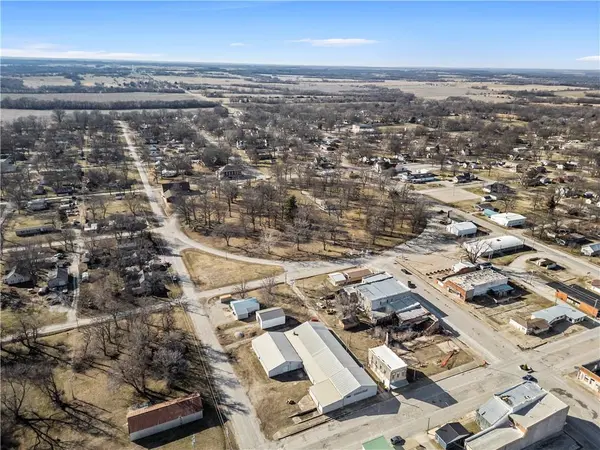 120 S 6th ST, Rich Hill, MO 64779