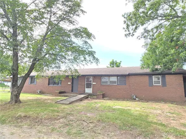 401 W 1st ST, Cherryvale, KS 67335