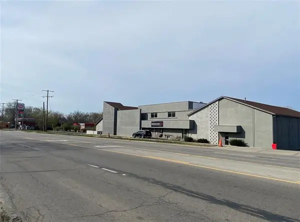 10306 Blue Ridge BLVD, Kansas City, MO 64134