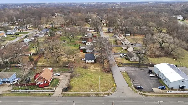 8701 N Oak Trafficway, Kansas City, MO 64155
