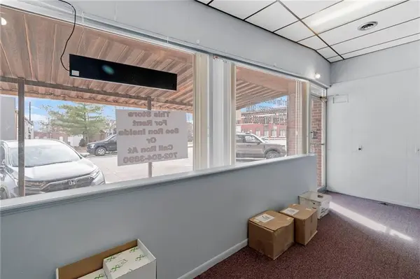 9 E Washington ST, Carrollton, MO 64633