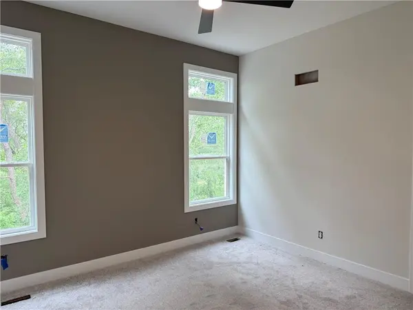 3109 Carlisle CT, St Joseph, MO 64506