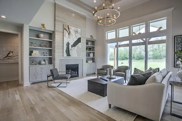 16901 Parkhill ST, Overland Park, KS 66221