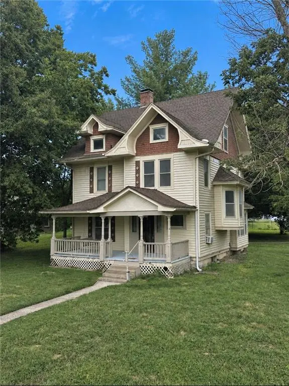 602 W Walnut ST, Grain Valley, MO 64029