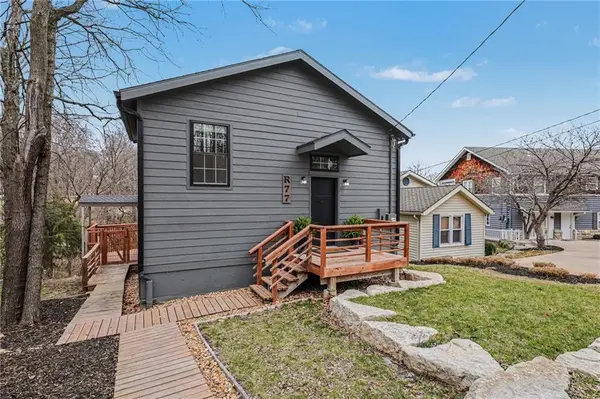 77 R ST, Lake Lotawana, MO 64086