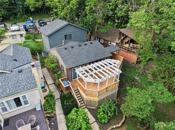 77 R ST, Lake Lotawana, MO 64086