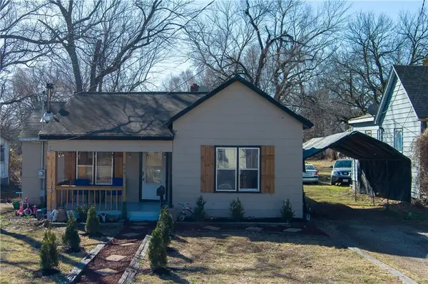 604 E Franklin ST, Clinton, MO 64735