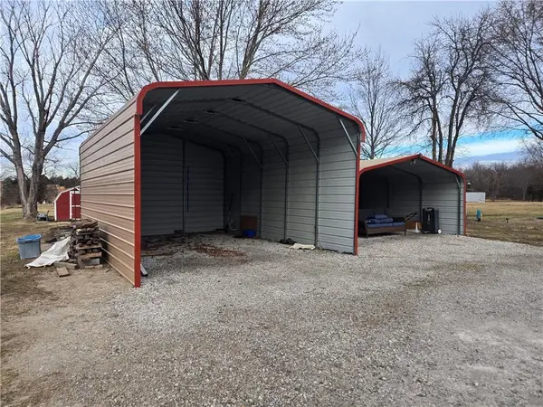 32188 Osawatomie RD, Paola, KS 66071