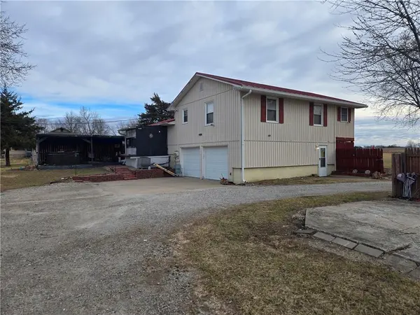 32188 Osawatomie RD, Paola, KS 66071