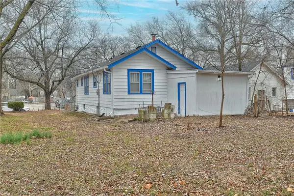 5932 Park AVE, Kansas City, MO 64130