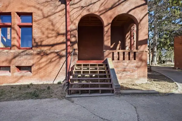 802 Hall ST, St Joseph, MO 64501