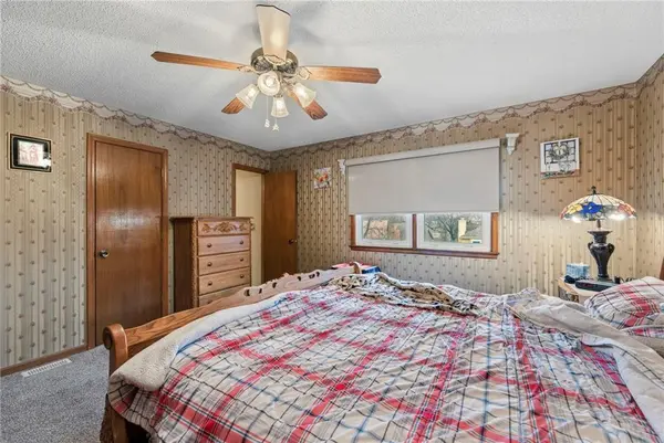 8117 Woodstone ST, Lenexa, KS 66219