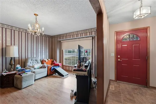 8117 Woodstone ST, Lenexa, KS 66219