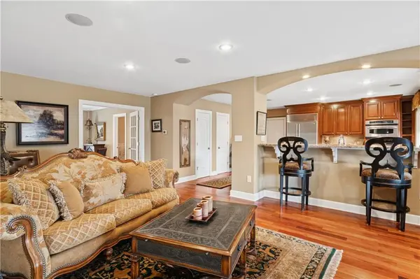 229 Ward Pkwy #604B, Kansas City, MO 64112