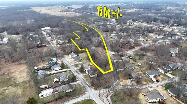W Allen ST, Clinton, MO 64735