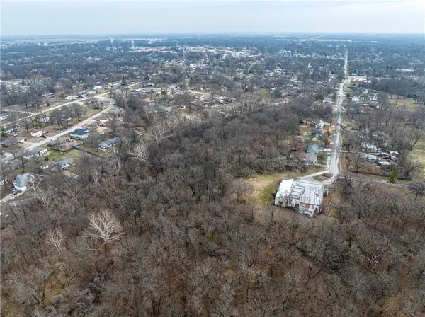 W Allen ST, Clinton, MO 64735