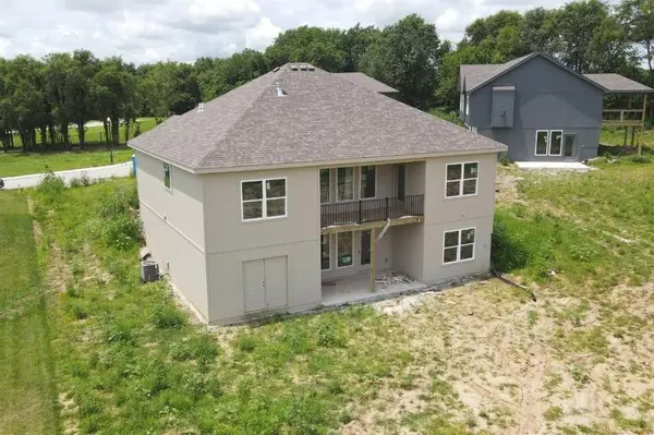 107 JOHNSON CIR, Dearborn, MO 64439