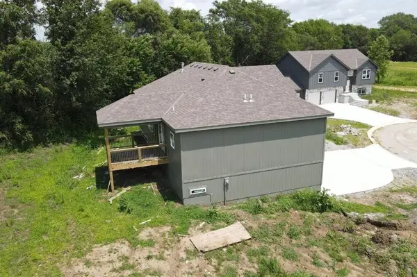 108 Johnson CIR, Dearborn, MO 64439