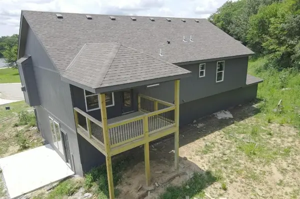 109 Johnson CIR, Dearborn, MO 64439