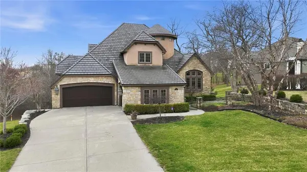 7060 N National DR, Parkville, MO 64152