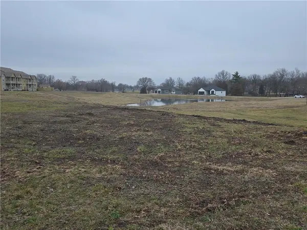 823 W 17th ST, Ottawa, KS 66067