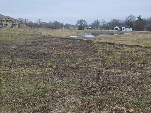 823 W 17th ST, Ottawa, KS 66067
