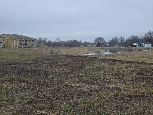 823 W 17th ST, Ottawa, KS 66067