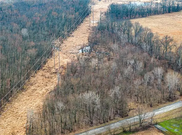 W Kithcart RD, Clinton, MO 64735