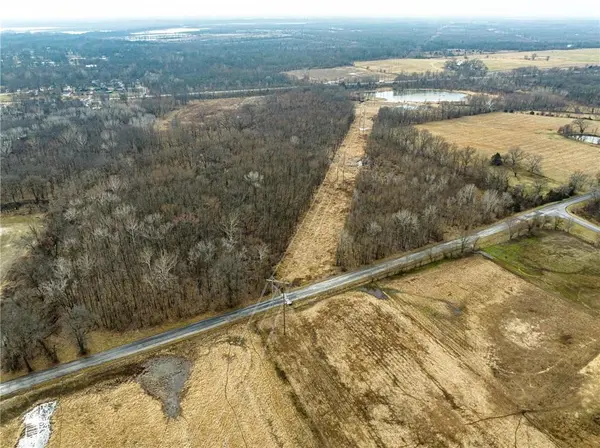 W Kithcart RD, Clinton, MO 64735