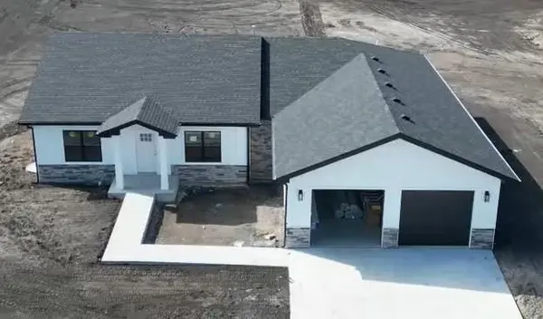 1005 George CT, Effingham, KS 66023
