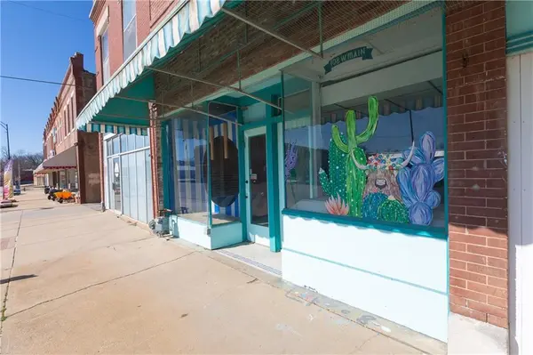 106 W Main ST, Cherryvale, KS 67335