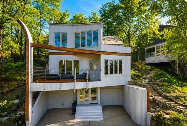 125 Lakeshore DR #S, Lake Quivira, KS 66217