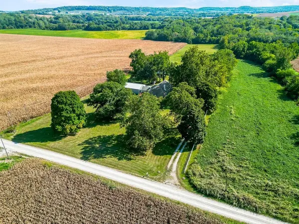 16321 Hildebrandt RD, Leavenworth, KS 66048