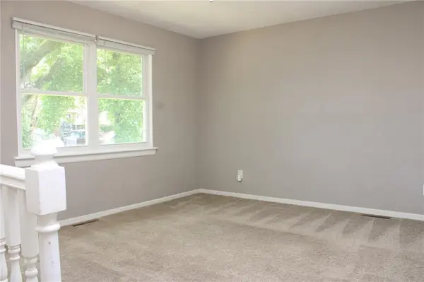 5411 E 100th ST, Kansas City, MO 64137