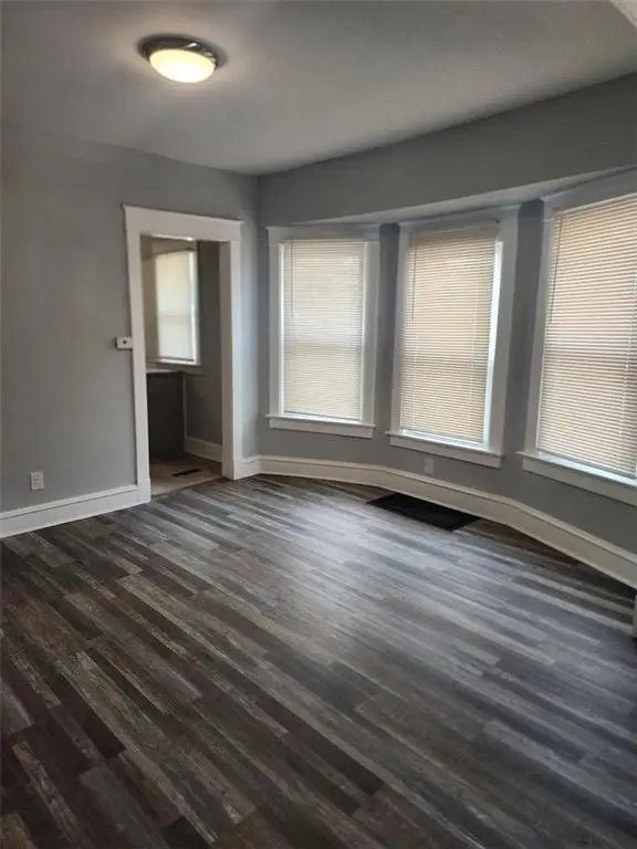 3505 E 34th ST, Kansas City, MO 64128