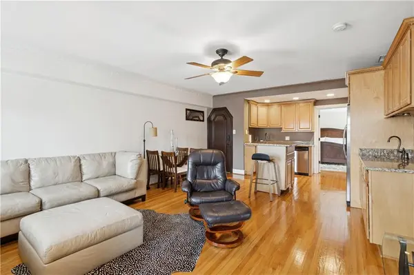807 W 48th ST #701, Kansas City, MO 64112