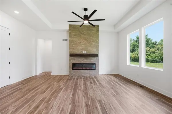 1810 Halls Creek AVE, Raymore, MO 64083