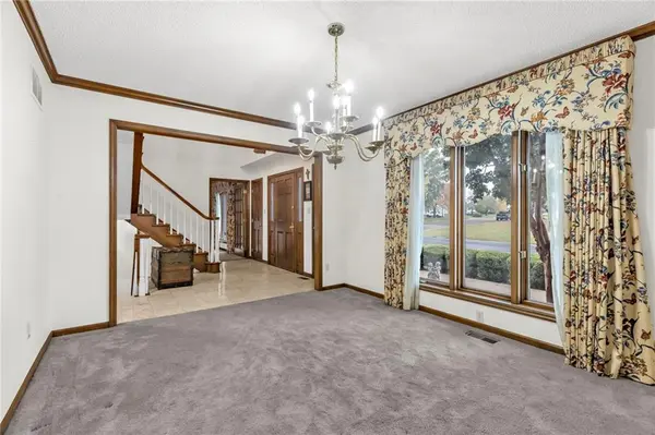 510 Opera House LN, Odessa, MO 64076