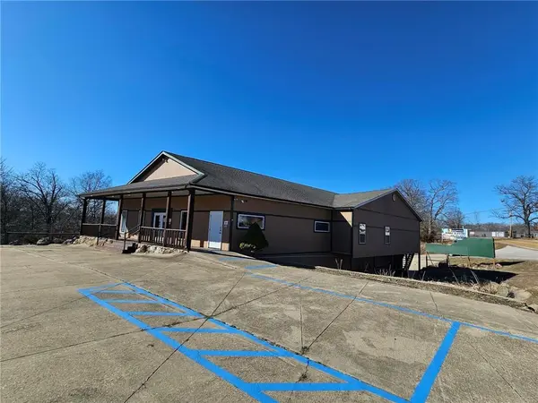 473 W HWY, Eldon, MO 64026