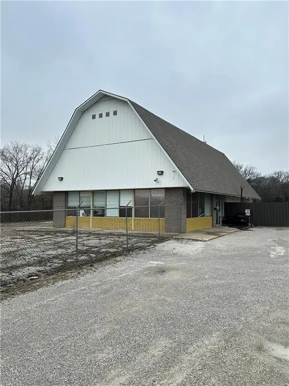 13130 S US Hwy 71 HWY, Grandview, MO 64030