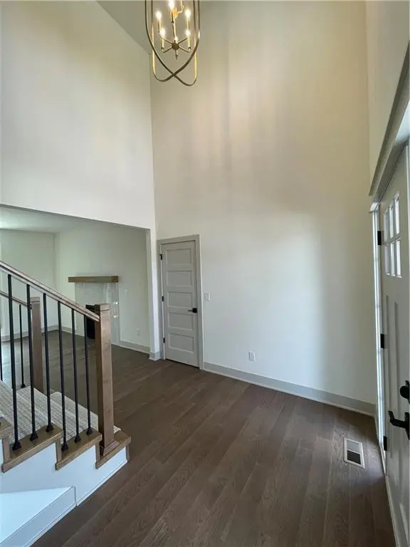 1961 Longview DR, Liberty, MO 64068