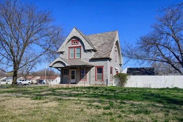 802 Sycamore ST, Humboldt, KS 66748