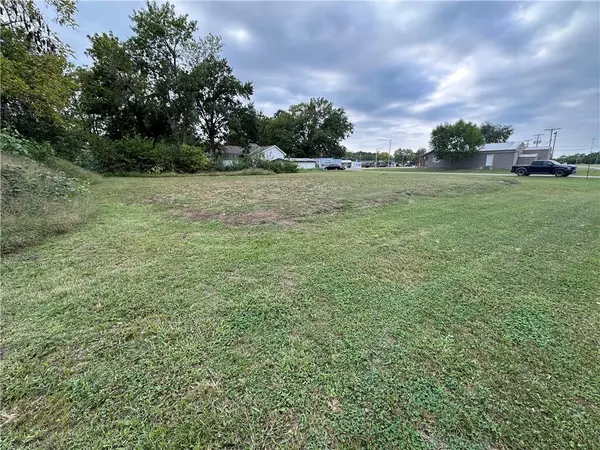 408 E 12th ST, Pleasanton, KS 66075