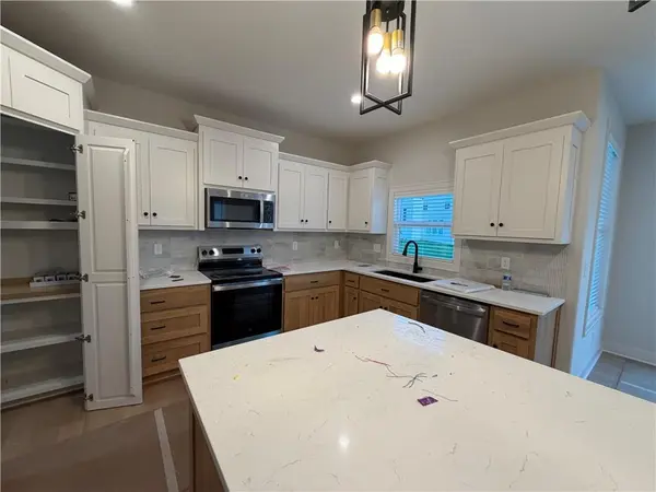 28601 W 161st TER, Gardner, KS 66030