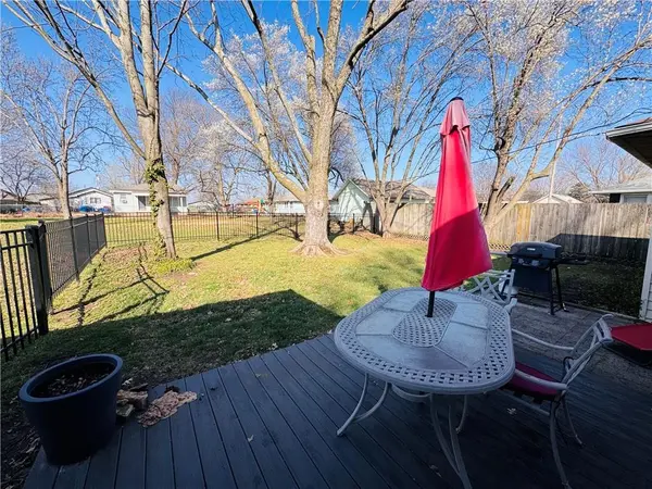 427 N Oak ST, Garnett, KS 66032