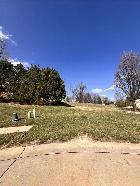 4113 Hidden Valley DR, St Joseph, MO 64506
